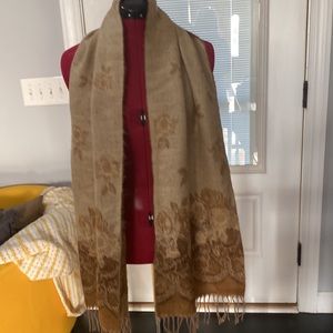 100% Cashmere scarf.